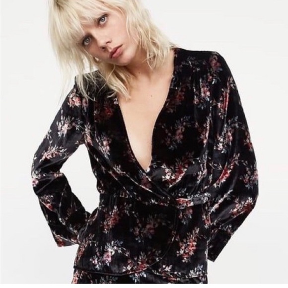 ZARA Velvet Wrap Top Sz S Black Floral Boho Gypsy Bell Sleeves V Neck Whimsical - Picture 3 of 16